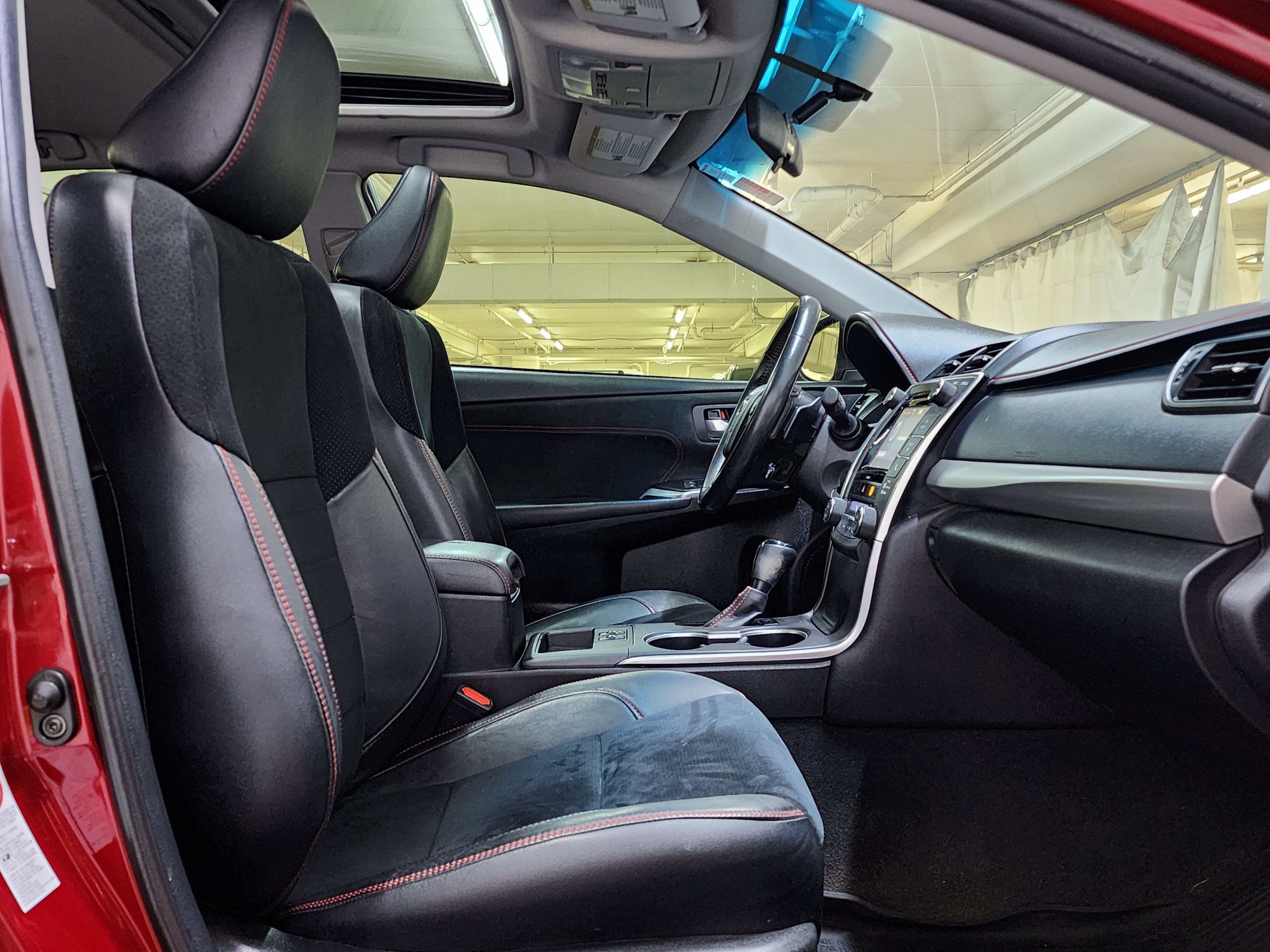 Used 2016 Toyota Camry XSE w/ Moonroof Package FWD image 23