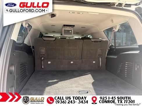 Used 2017 Chevrolet Suburban LT AWD/4WD image 5