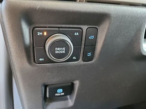 Used 2025 Ford Expedition Active image 16