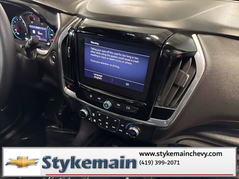 Used 2022 Chevrolet Traverse RS image 17