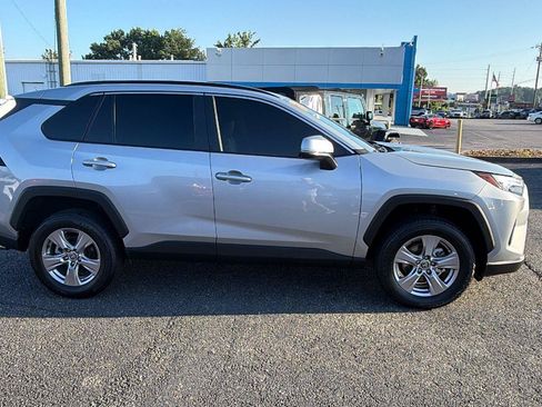 Used 2025 Toyota RAV4 XLE FWD image 7