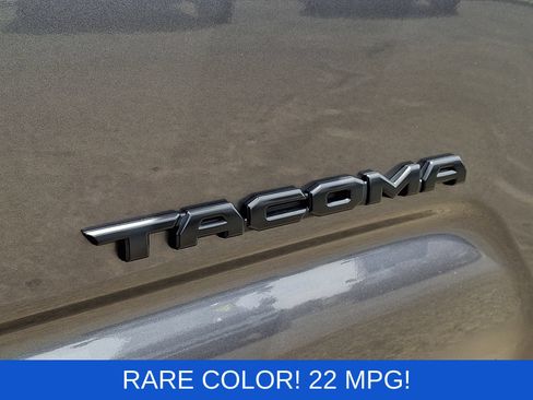 Used 2021 Toyota Tacoma TRD Off-Road w/ Technology Package AWD/4WD image 29