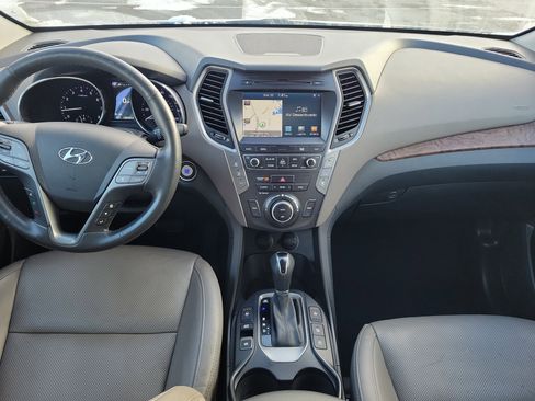 Used 2017 Hyundai Santa Fe Limited image 10