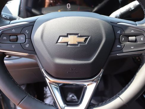 New 2026 Chevrolet Trax LT w/ LT Convenience Package FWD image 12