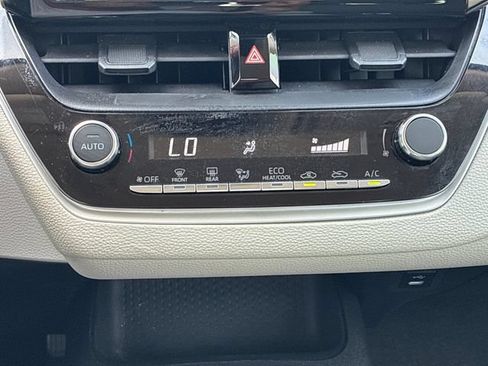 Used 2025 Toyota Corolla LE FWD image 19