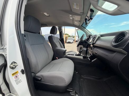 Used 2017 Toyota Tacoma SR5 w/ Tow Package RWD image 22