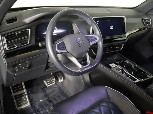 Used 2024 Volkswagen Atlas Cross Sport SEL Premium R-Line AWD/4WD image 31