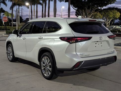 Used 2026 Toyota Highlander Limited image 7