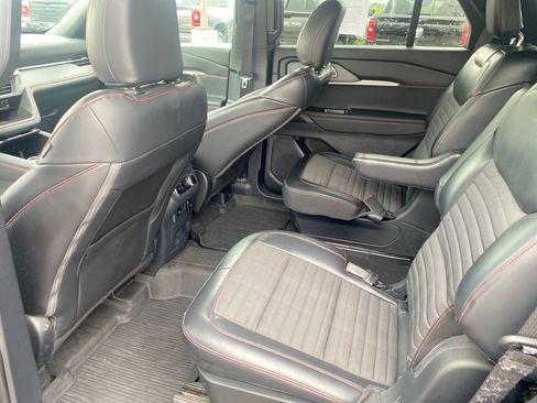 Used 2025 Ford Explorer ST-Line AWD/4WD image 19