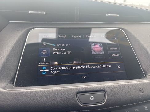 Used 2021 Cadillac XT4 Luxury w/ Cold Weather Package image 15