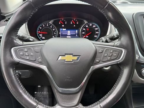 Used 2022 Chevrolet Equinox LT w/ Driver Convenience Package image 27