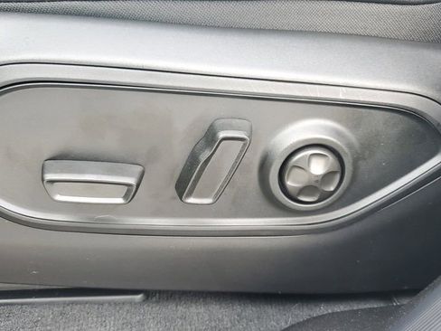 New 2025 Jeep Grand Cherokee Altitude image 23