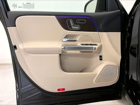 New 2026 Mercedes-Benz GLB 250 image 10