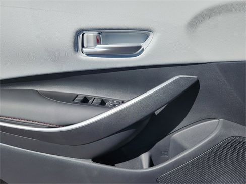 Used 2025 Toyota Corolla SE image 17
