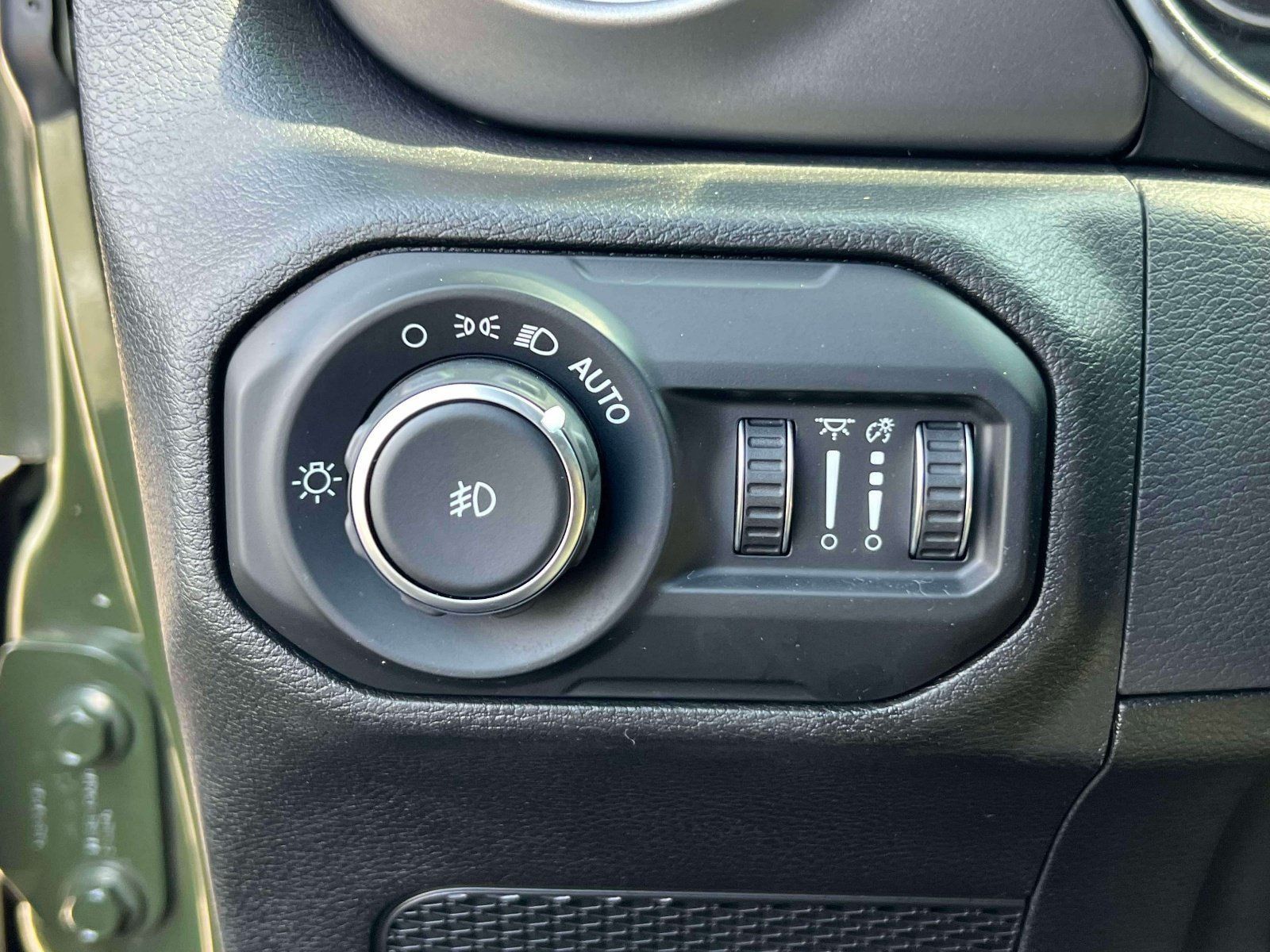 Used 2021 Jeep Wrangler Unlimited Sport AWD/4WD image 17