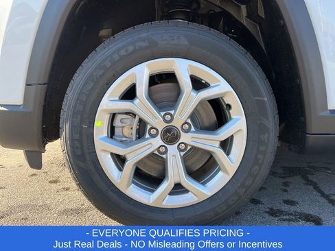 New 2026 Jeep Compass Latitude image 26