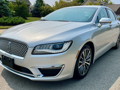 Used 2017 Lincoln MKZ Premiere image 1