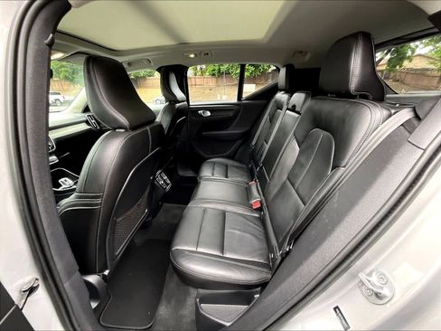 Used 2023 Volvo XC40 B5 Ultimate AWD/4WD image 29