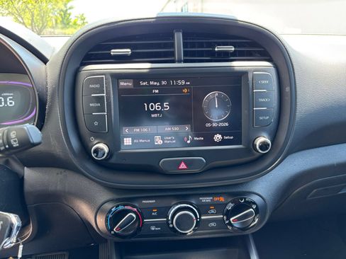 Used 2025 Kia Soul LX w/ LX Technology Package FWD image 14