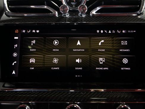 Used 2022 Bentley Bentayga image 27