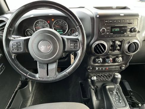 Used 2018 Jeep Wrangler Unlimited Sport S image 13