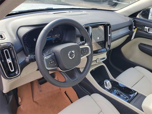 New 2026 Volvo XC40 B5 Ultra w/ Protection Package Premier image 15