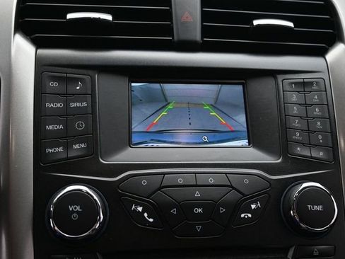 Used 2018 Ford Fusion SE image 19