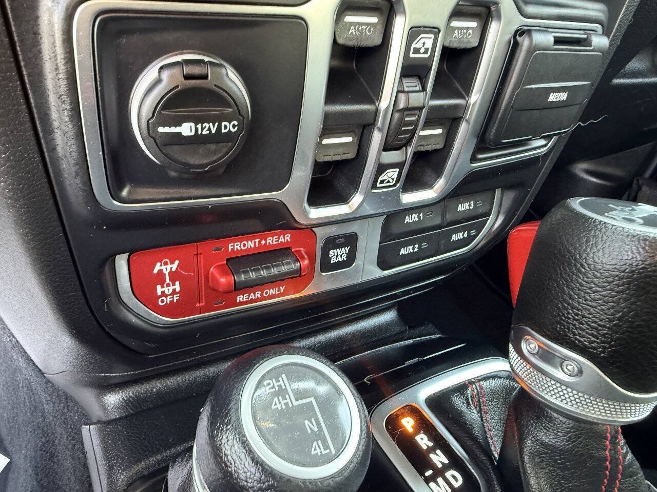 Used 2018 Jeep Wrangler Unlimited Rubicon AWD/4WD image 27