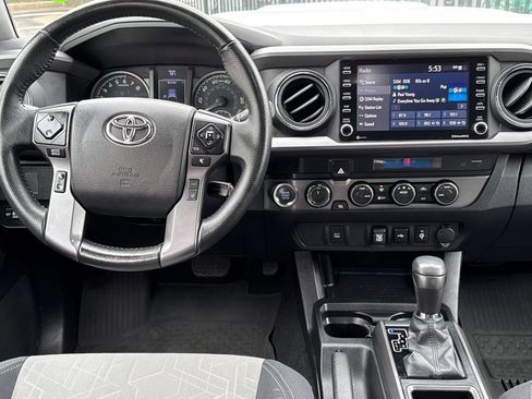 Used 2022 Toyota Tacoma TRD Sport AWD/4WD image 14