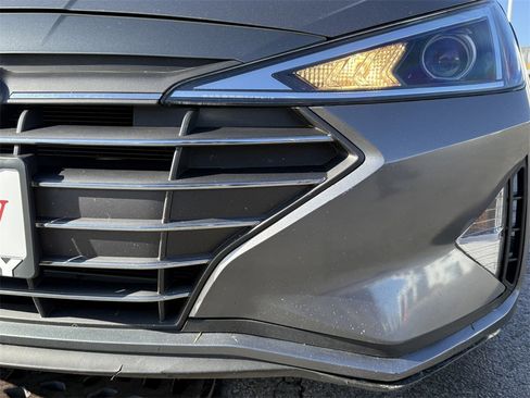 Used 2019 Hyundai Elantra SEL image 10