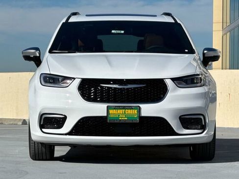 New 2026 Chrysler Pacifica Pinnacle image 6
