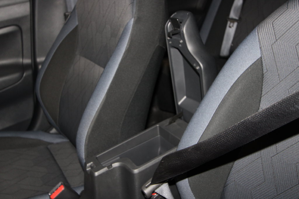 Used 2025 Nissan Versa SV FWD image 17