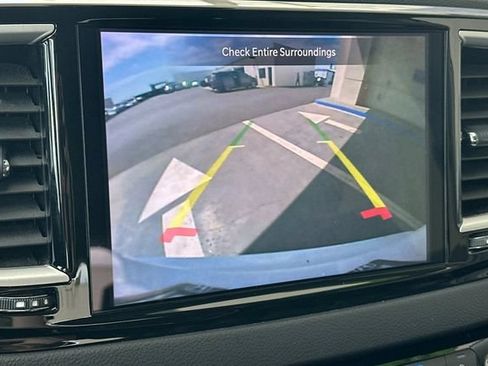 Used 2024 Chrysler Pacifica Touring-L FWD image 22