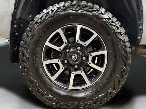 Used 2020 Toyota Tundra 4x4 CrewMax image 35