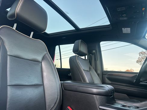 Used 2021 Chevrolet Tahoe Premier w/ Premium Package image 21