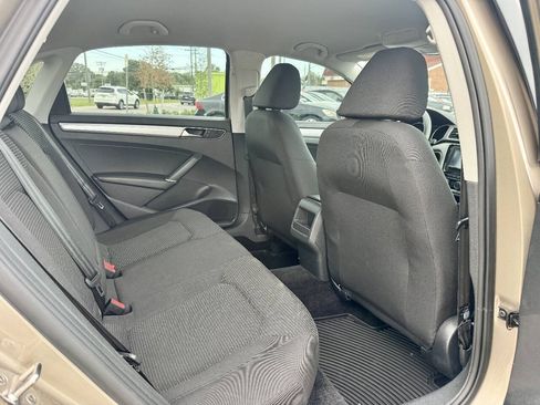 Used 2016 Volkswagen Passat 1.8T S FWD image 11
