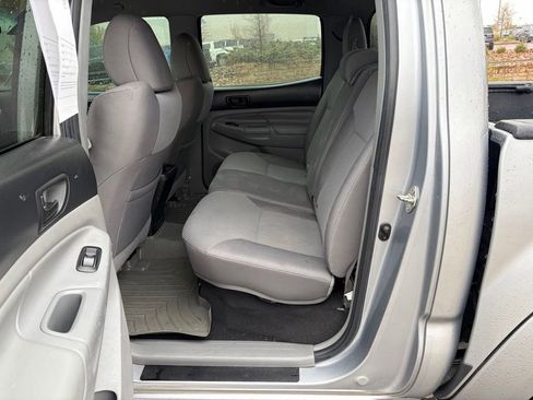 Used 2015 Toyota Tacoma 4x4 Double Cab w/ TRD Sport Package image 30