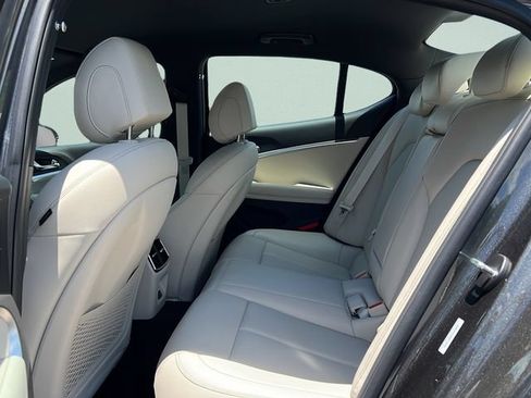 Certified 2026 Genesis G70 2.5T RWD image 9