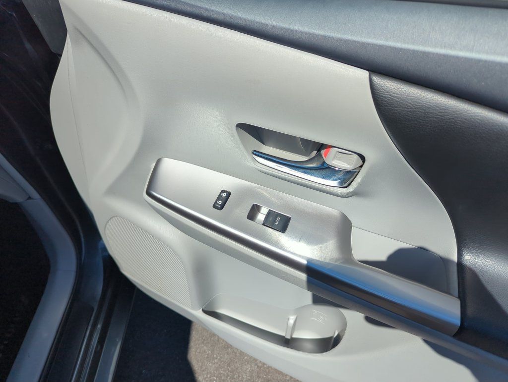 Used 2017 Toyota Prius V Two w/ Carpet Mat Package FWD image 33