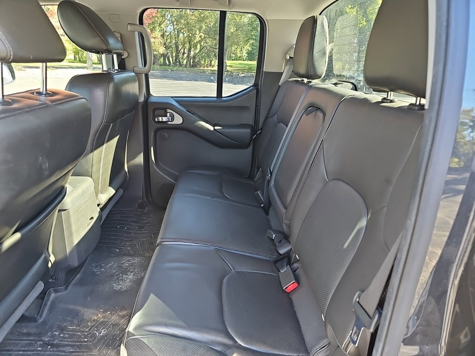 Used 2013 Nissan Frontier PRO-4X w/ Pro-4x Luxury Pkg AWD/4WD image 16