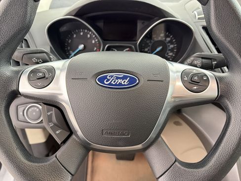 Used 2015 Ford Escape SE w/ Equipment Group 201A FWD image 16
