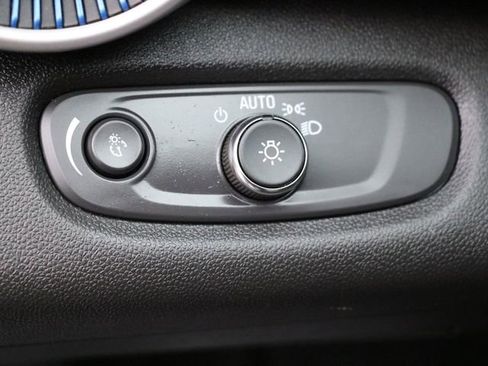 Used 2024 Chevrolet Trax LS w/ LS Convenience Package FWD image 31