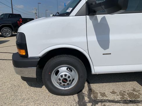 New 2025 GMC Savana 3500 1WT w/ Power Convenience Package image 33