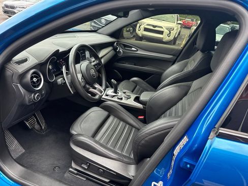 Used 2023 Alfa Romeo Stelvio Veloce AWD/4WD image 27