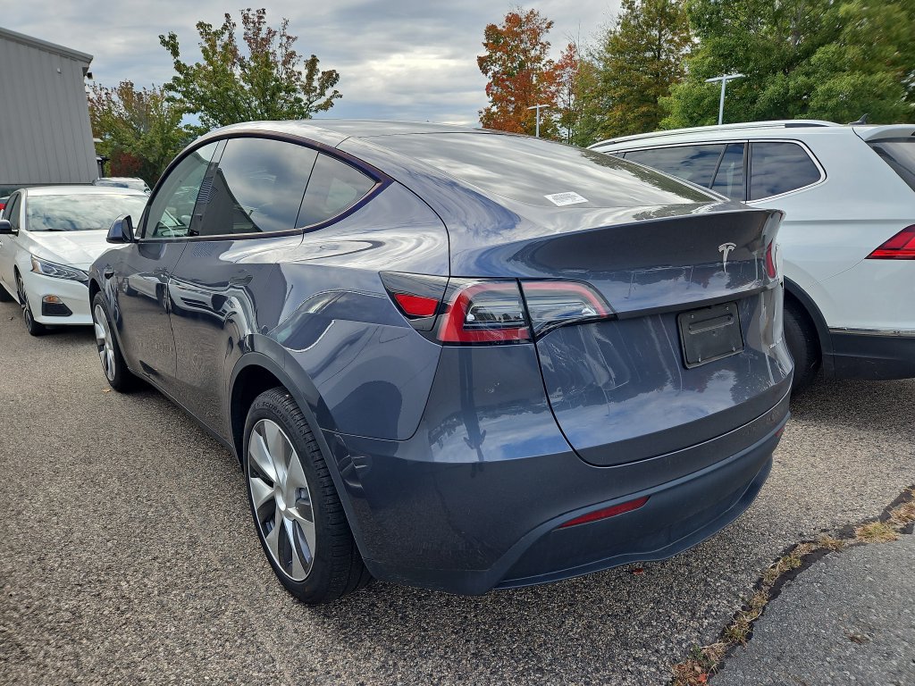 Used 2023 Tesla Model Y Long Range AWD/4WD image 2