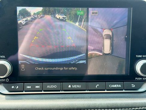 Used 2021 Nissan Rogue SL AWD/4WD image 15