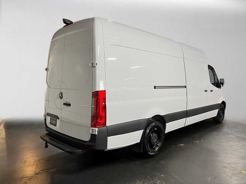 Used 2026 Mercedes-Benz Sprinter 2500 image 3