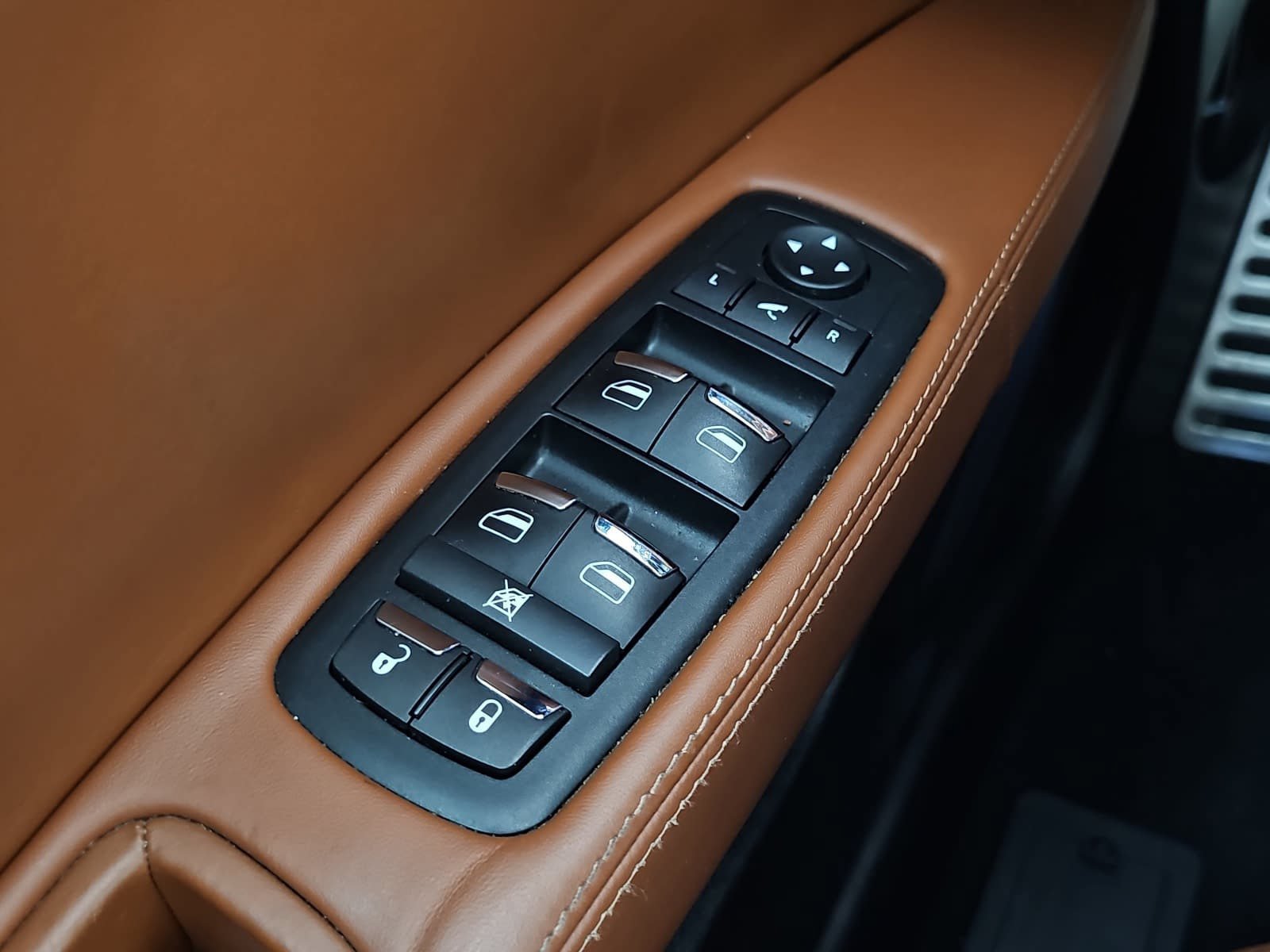 Used 2018 Maserati Quattroporte S GranLusso Q4 AWD/4WD image 28