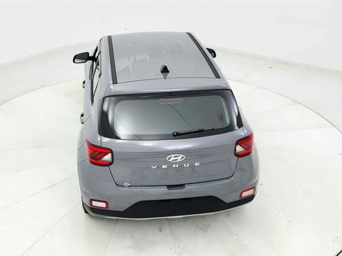 Used 2020 Hyundai Venue SE FWD image 16