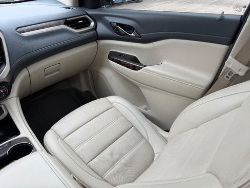 Used 2022 GMC Acadia Denali w/ Denali Ultimate Package image 19